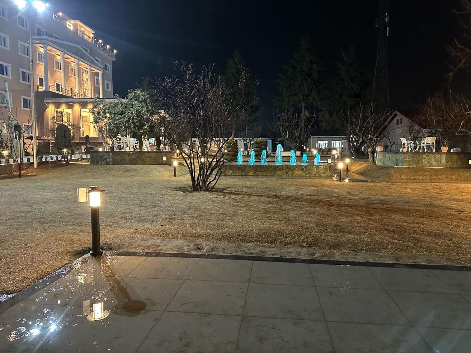 The Grand Mamta Hotel Srinagar  Exterior photo
