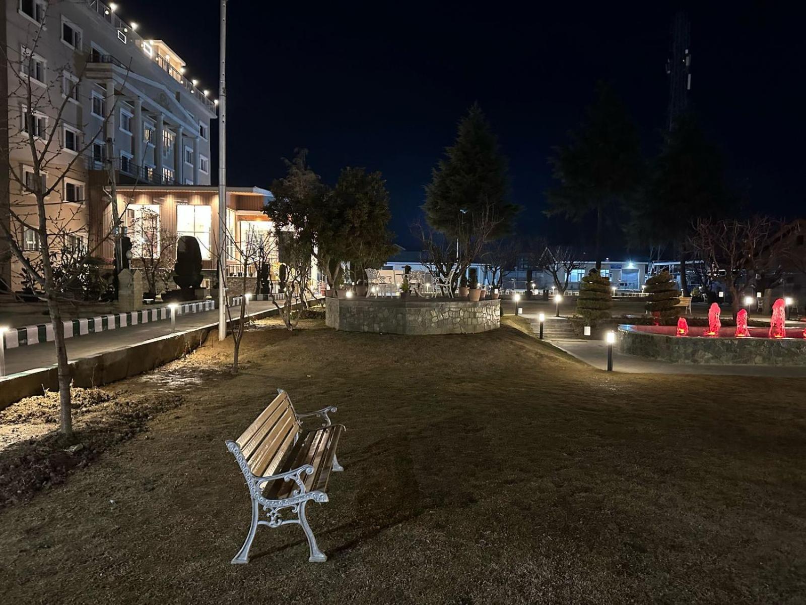 The Grand Mamta Hotel Srinagar  Exterior photo