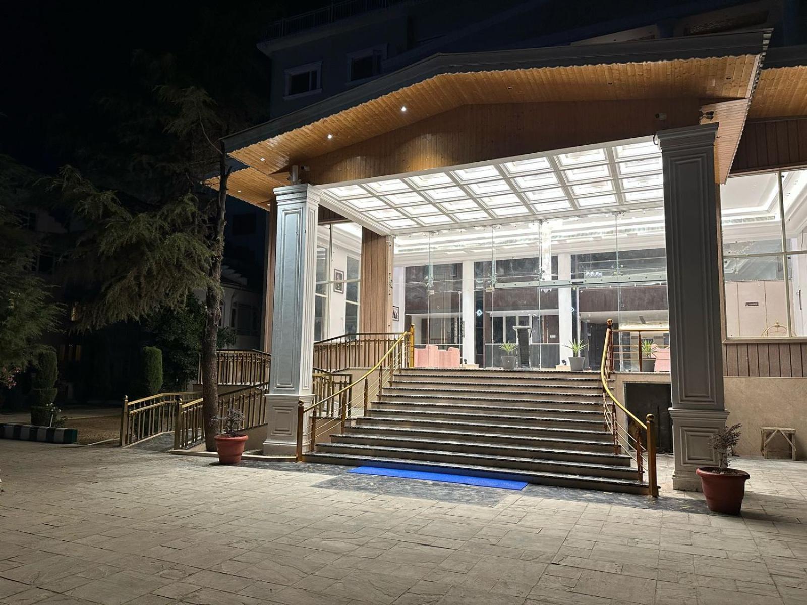 The Grand Mamta Hotel Srinagar  Exterior photo