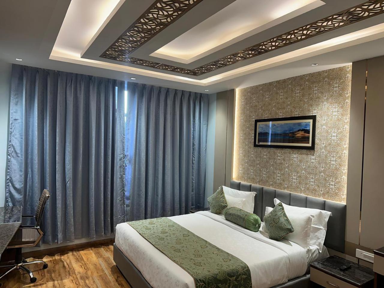 The Grand Mamta Hotel Srinagar  Exterior photo