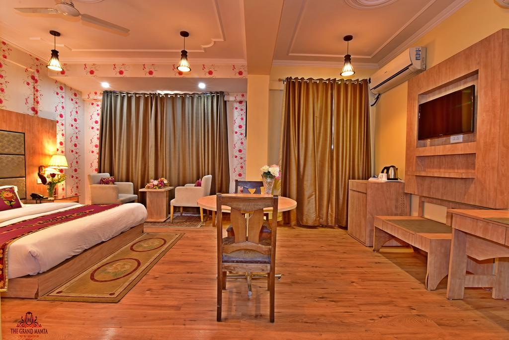 The Grand Mamta Hotel Srinagar  Exterior photo