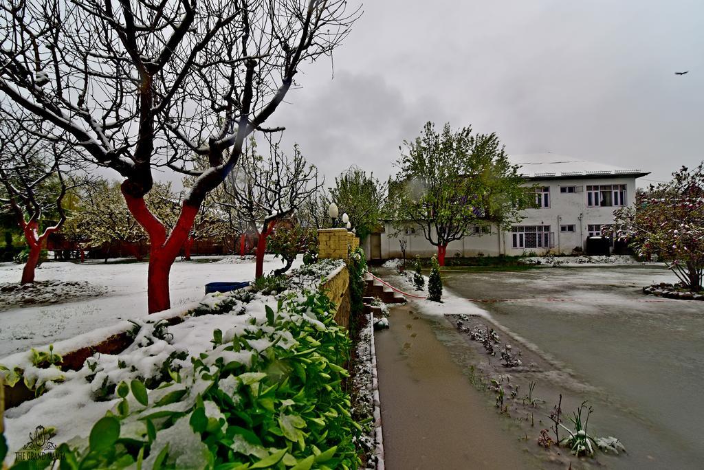 The Grand Mamta Hotel Srinagar  Exterior photo