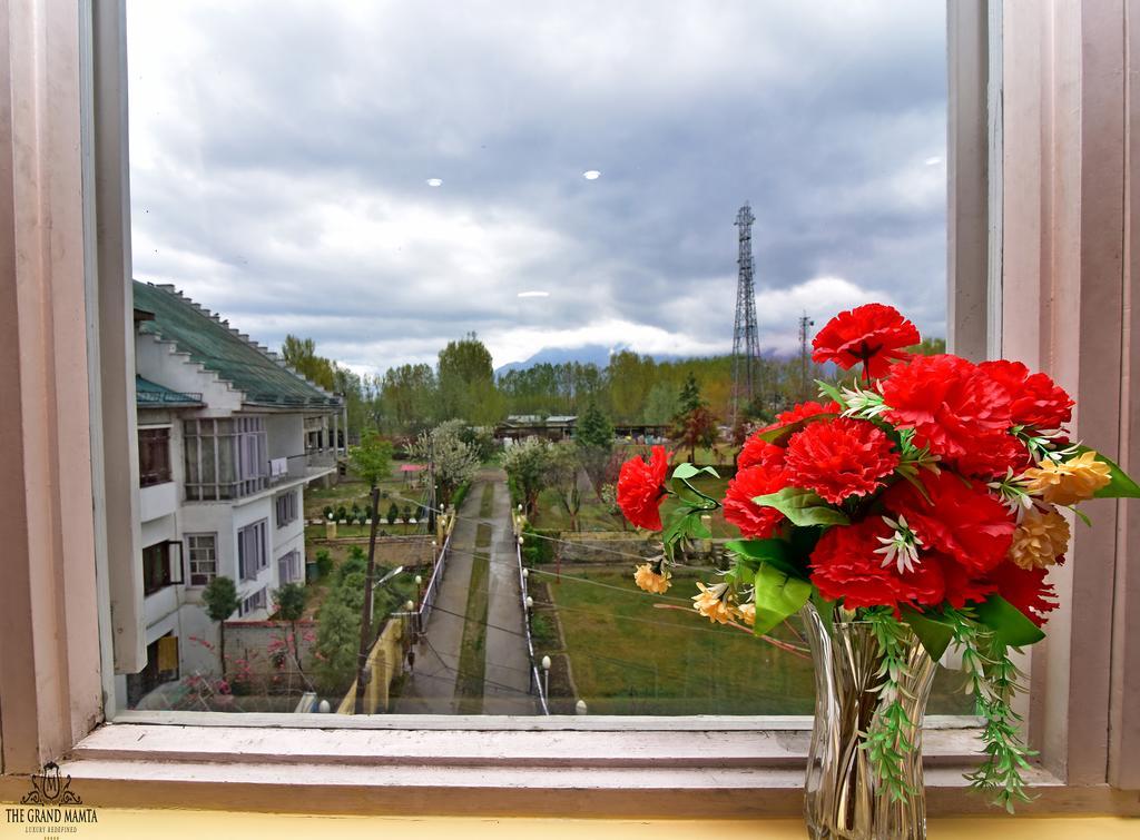 The Grand Mamta Hotel Srinagar  Exterior photo